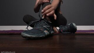 Sweaty Sock Session - Star Nine Smelly Socks Jerk Off Instruction From Blonde Goddess