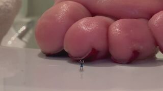 Mommas giantess Unaware Bathtime