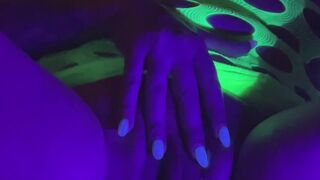 DOUBLE DONG BLACKLIGHT NEON COUGAR FUCK!