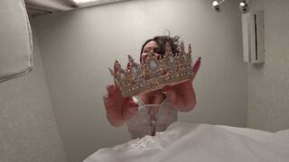 Jerk off to the Giant Bride under her dress c