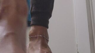 BIG FOOTED STOMPING