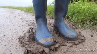 Rubber boots and leggings in the rain - Gummistiefel und Leggings im Regen