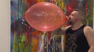 JL wins the fight vs a punchball