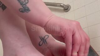 Unaware Giantess Close Up Feet Scrubbing