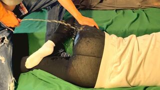 Getting her cute ass in leggings completely piss showered until she’s dripping wet (artwork without audio)