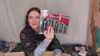 Miss FFW shows her current & new BDSM gear