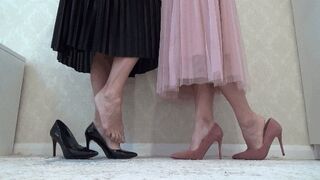 Dipping and foot play