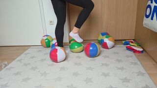 12 Small Water Balls â€“ Sit Pops & Foot Pops