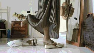 He seems to like my new slippers too! MP4