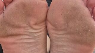 Goonig to my dirty soles