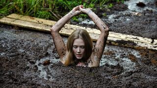 Nude Bog Dipping - Star