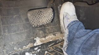 Morning commute in lilac converse