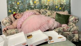 3 Dozen Donuts: Valentine's Stuffing Challenge HD