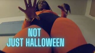 Giantess Crew -Vee â€“ Not Just Halloween