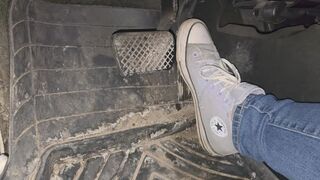 Errands trip in lilac converse