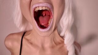 BUYER OF MEAT - SKINNY WOMAN