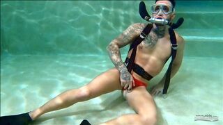 607 MEN ONLY - Red Brief and Green Net C4S