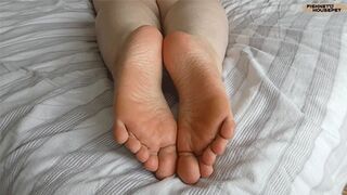 Stare At My Big BBW Soles (WMV)