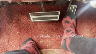 No camera man today! I revved it HARD without him stopping me!