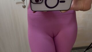 Camel toe in pink leggings