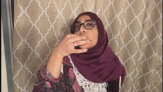 Hijabi Giantess Goddess VORE, Swallows Tiny Person