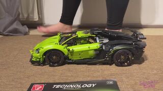 Sneaker-Girl Ella - Big Racing Car Crush