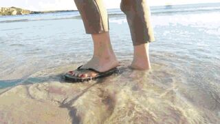 A walk to the sea in flip flops AVI