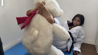 Treino de jiu-jítsu com urso , Tesoura e trample