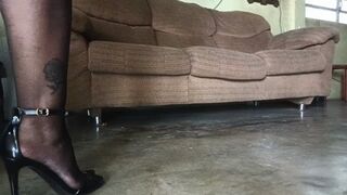 Pantyhose on the legs and high heels on the feet (3)