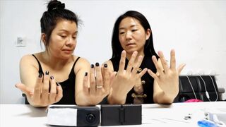 4K ERER LELE shows off his hands