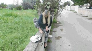 His sperm inside her ballet flats MP4