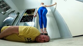 Blue Shiny Leggings & High Heels FLOOR CAM