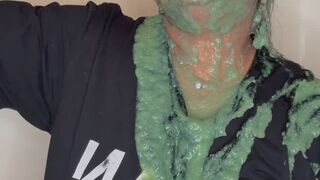 Apple sauce gunging