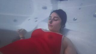 underwater breath holding with wet clothes