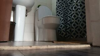 Scratching his feet when he went to the bathroom to do his things (8)