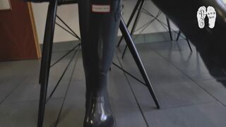 Cream cakes for her Hunter Wellies