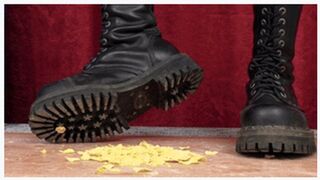 Giant 18 yo female destroyer smashes pop-corn with Doc Martens boots (part 1 of 2), fc228x 1080p