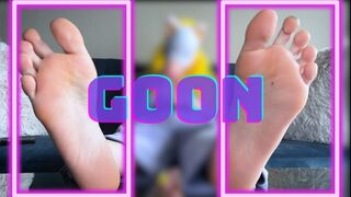 You are a pathetic cuck, let my feet help you embrace it.