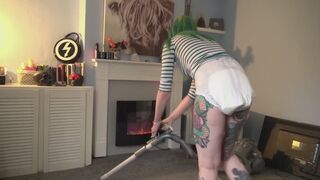 Daisy Does Housework In Her Diaper