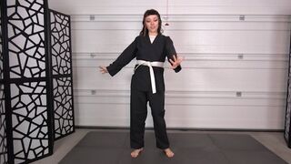 ROXI'S STRONG KARATE HANDS (4K)