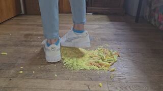 Food crush in sold shoes