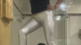 Trampling Heels en Espalda y Mano