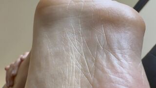 Unaware giantess body exploration and foot worship shiny leggings 4K