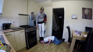 Chelsea Smoking Head Trampling Boots (4K)