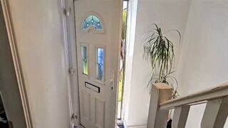 Tight ropes for Rara the secretary