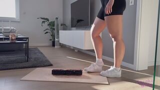 Sneaker-Girl Mia Moon - Toy Bus Crush