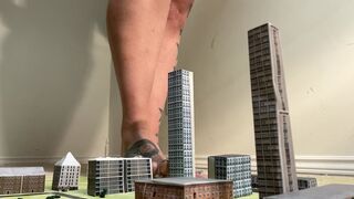 C4 mega I enjoy squashing their city while they desperately flee