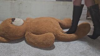 Chrissy big stuff vs high heel boots