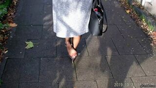 My shoe is stuck, I have to go in nylons wmv 1280 x 720