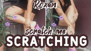 Roxan scratches her feet with her fingernails (3)